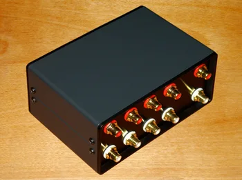 NAUJAS Mini Stereo 4-IN-1-OUT Signalo Įvesties RCA Audio Splitter/Switcher Tūris Controle