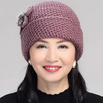 Žiemą vidutinio amžiaus ir pagyvenusių žmonių skrybėlės Beanies motina šiltas plius aksomo, stori vilnoniai megzti skrybėlę